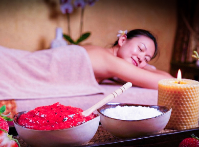 Body Massage with Strawberry Scrub