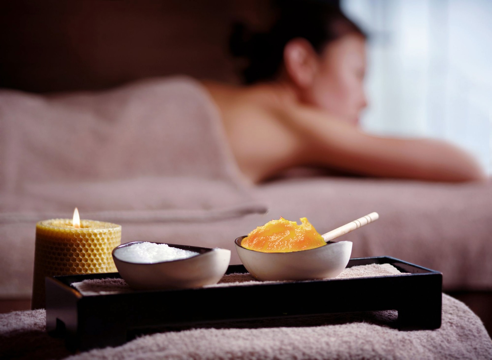 Body Massage With Mango Scrub