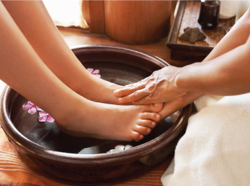 Foot Massage with Mineral Salt